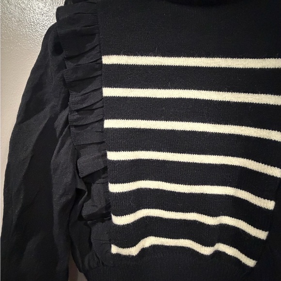 Black and White Striped Women's Sweater (Great condition) - Picture 8 of 9